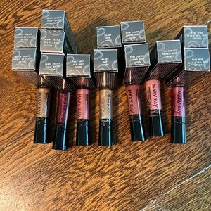 Discontinued LOT of 4. 2 colors. Mary Kay NouriShine Plus Lip Gloss. NIB